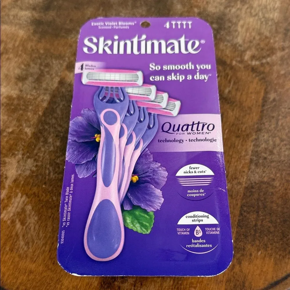 Skintimate Razor Wm Exotic Violet Blooms Scented 4 Disposable 4 Blades Quattro